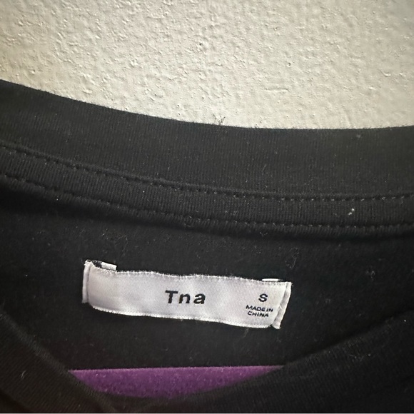 Black TNA Basic Cropped T- Shirt - Picture 2 of 2